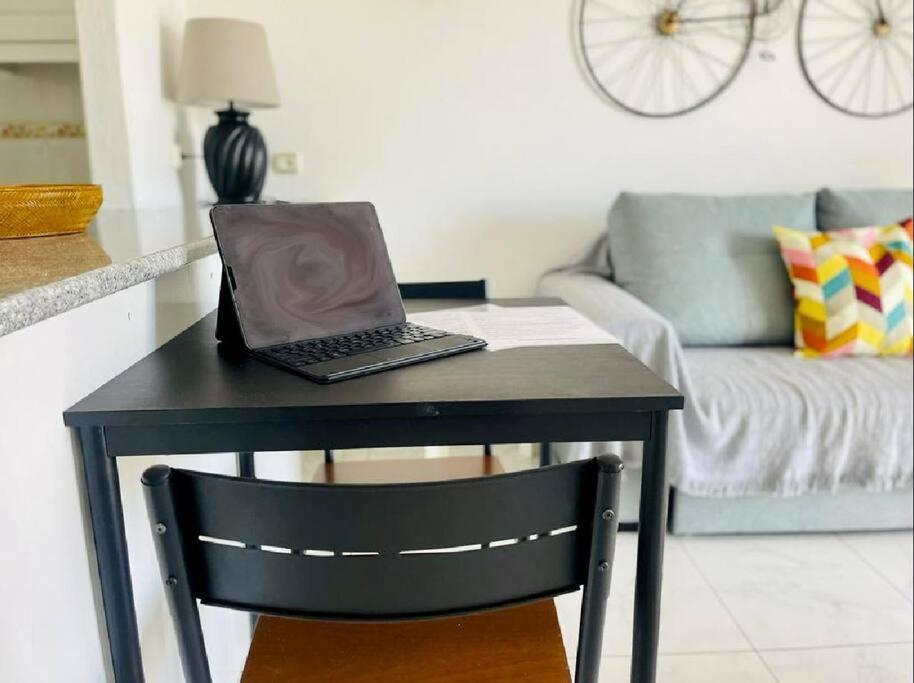 Comfy Home With Large Terrace Five Minutes From Ocean ลอส กริสเตียนอส ภายนอก รูปภาพ